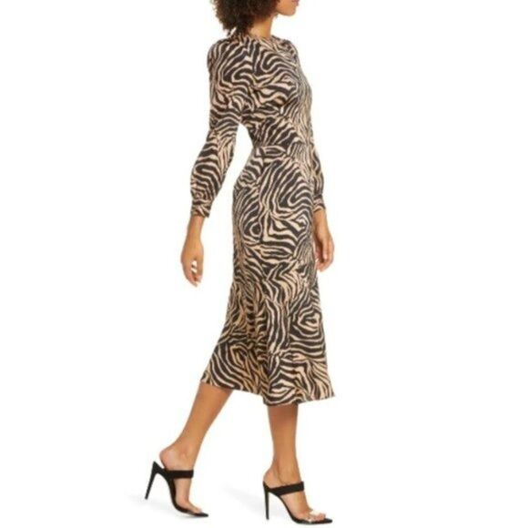NWT Chelsea28 Zebra Print Long Sleeves Midi Dress - Small - Picture 2 of 10